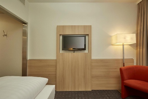 H+ Hotel Darmstadt image 3