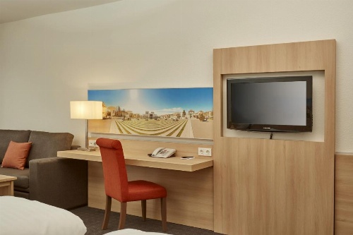 H+ Hotel Darmstadt image 5